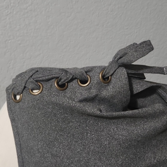 AWU Gray Short Sleeve Top Size Medium. Sleeves Criss Cross Tie Down the Arms. - Picture 4 of 5